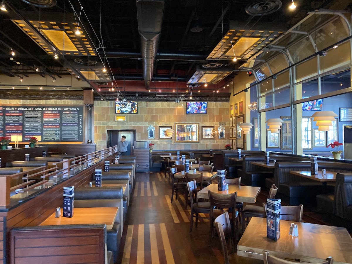 BJ's Restaurants photo 1