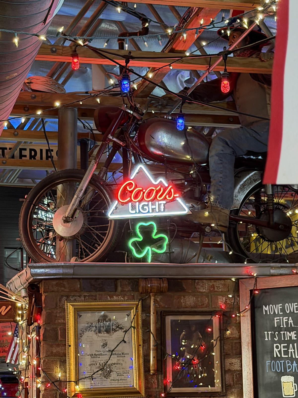 Roscoe's Famous Deli photo 5