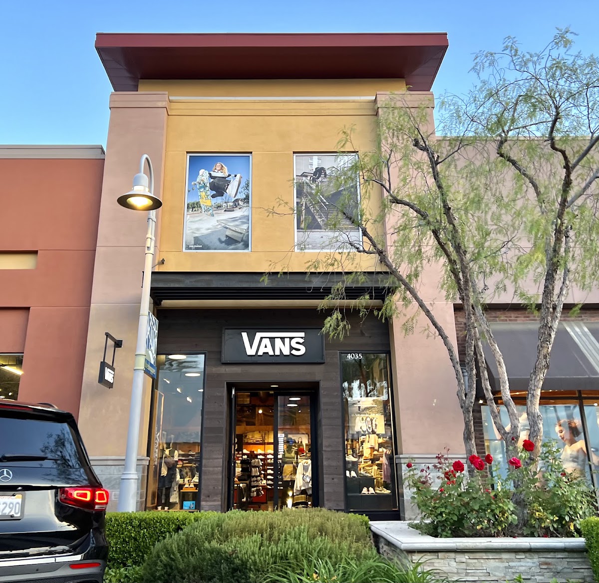 Vans photo 3
