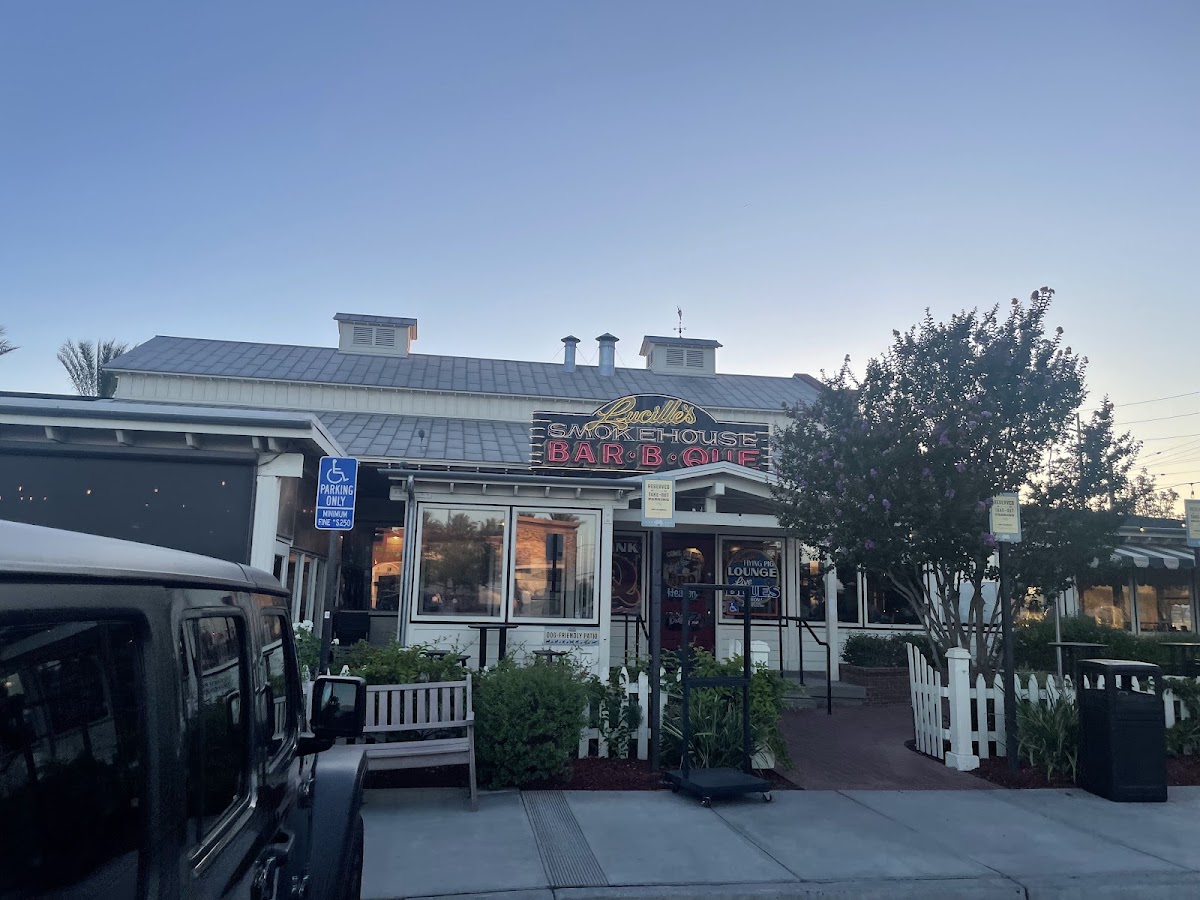 Lucille's Smokehouse BBQ photo 4